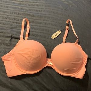 Victoria secret woman’s Bra brand new.